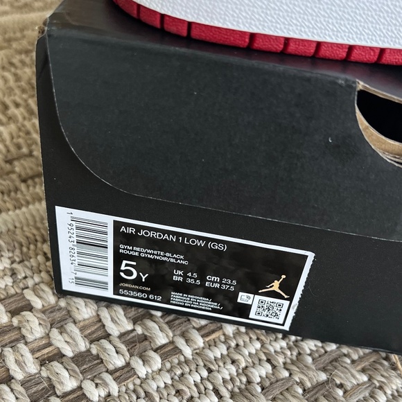 Nike NEW Air Jordan 1 Low GS Bred Toe Sneakers Size 5 Youth W/Original Box - Picture 10 of 11